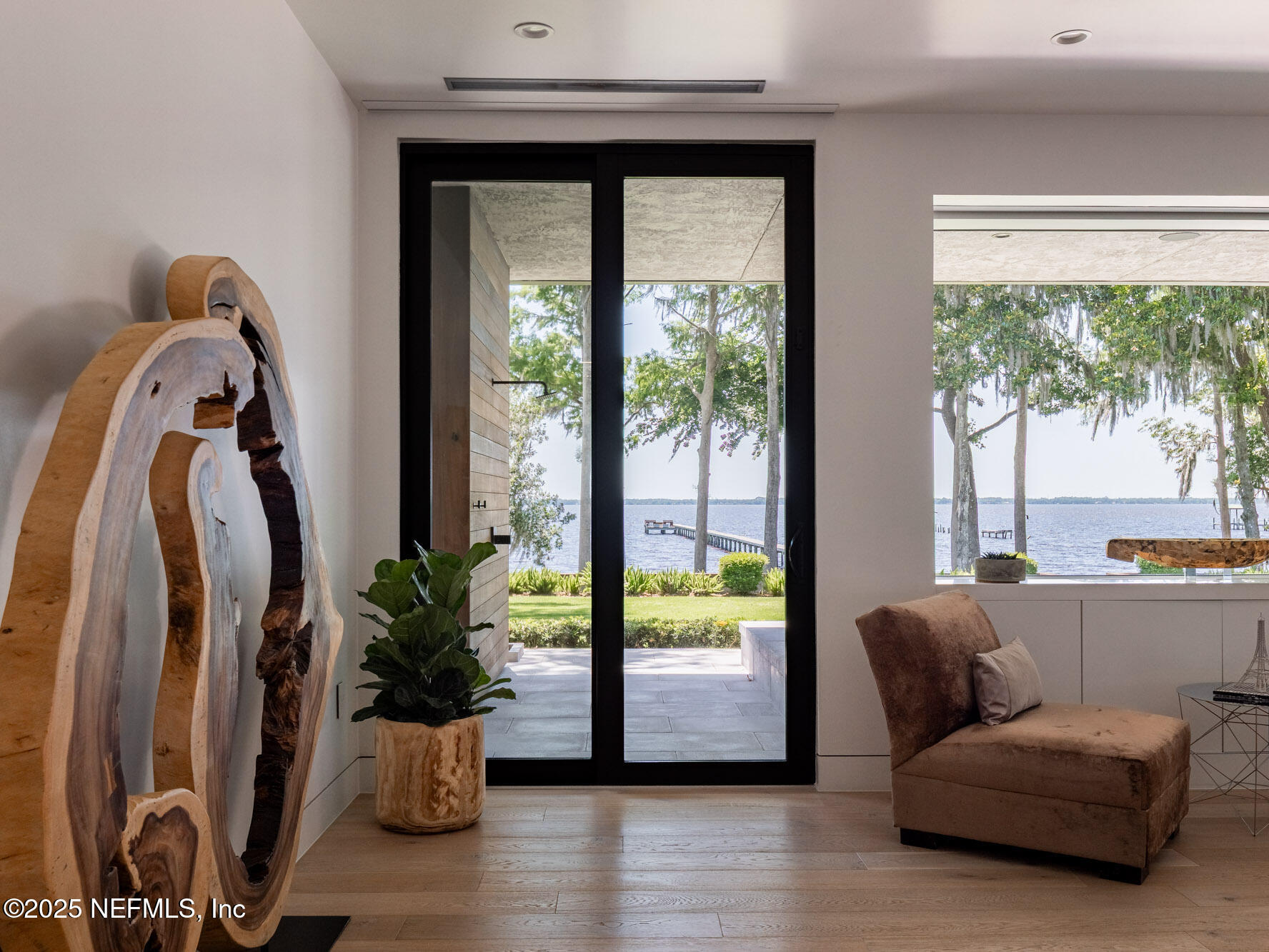 842 Fruit Cove Road St. Johns, FL 32259 - Photo 34 of 100 a living room with furniture and a potted plant