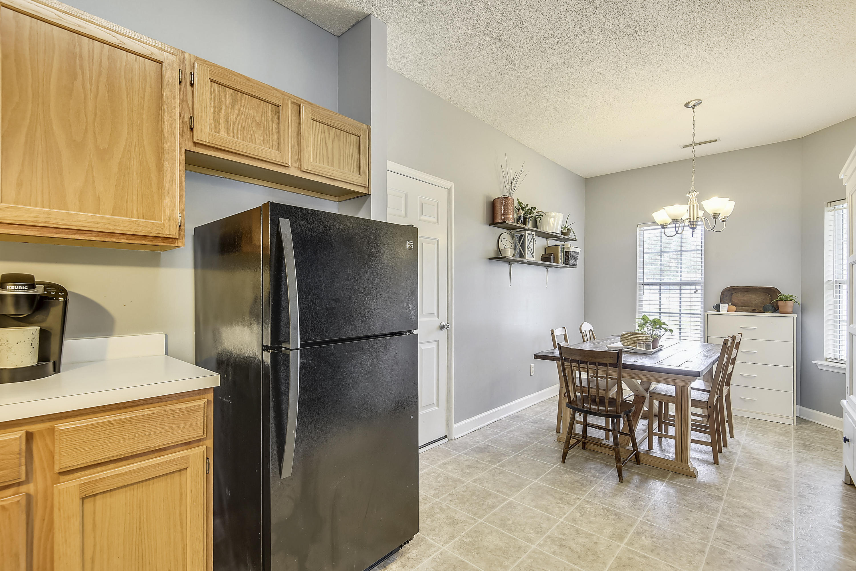 123 Coventry Road Summerville, SC 29486 - Photo 12 of 33 Main Level-Kitchen-DSC8526