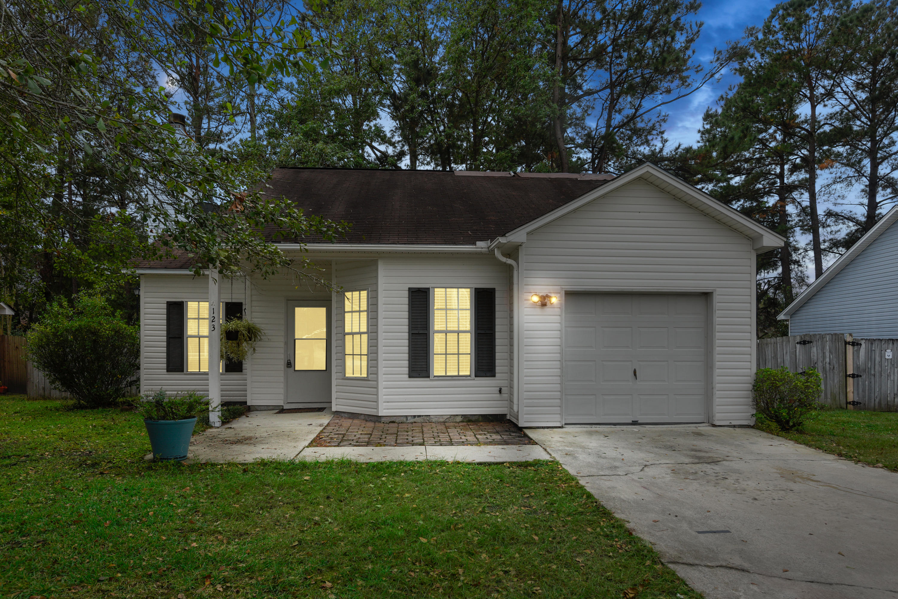 123 Coventry Road Summerville, SC 29486 - Photo 31 of 33 Exterior-Front Elevation-dsc8574.VD