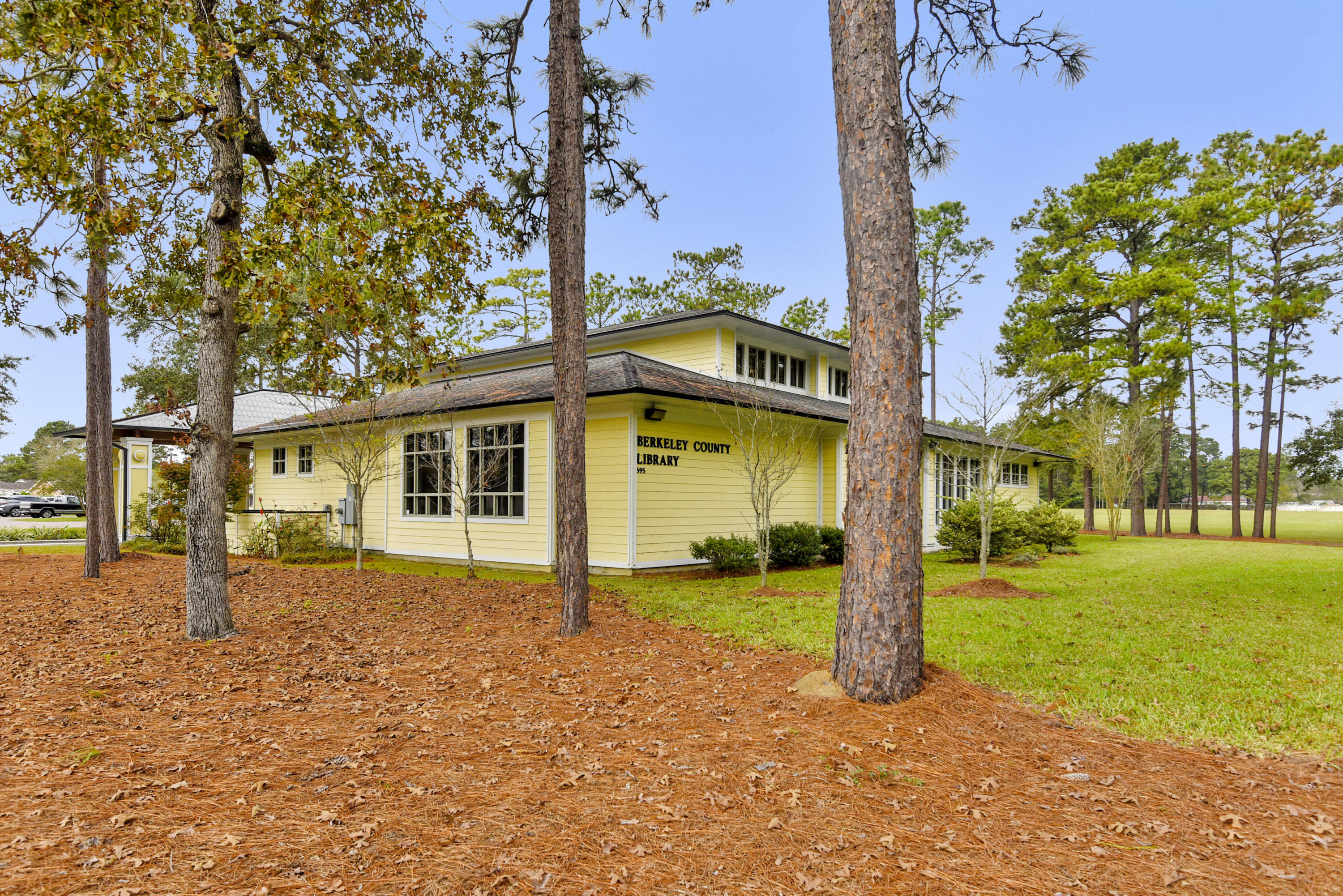 123 Coventry Road Summerville, SC 29486 - Photo 32 of 33 Amenity-Berkeley County Library-DSC8429
