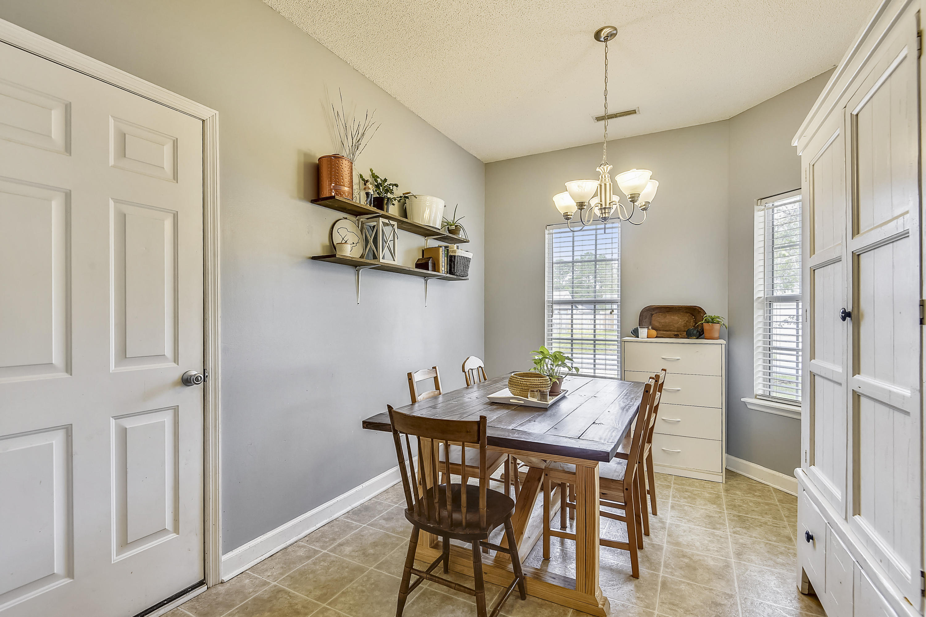 123 Coventry Road Summerville, SC 29486 - Photo 8 of 33 Main Level-Dining Room-DSC8531