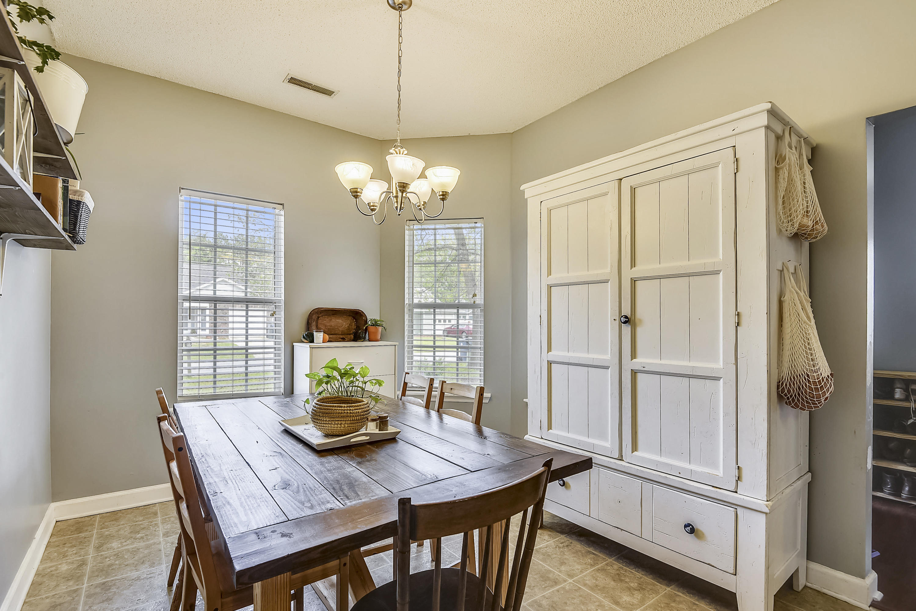 123 Coventry Road Summerville, SC 29486 - Photo 9 of 33 Main Level-Dining Room-DSC8551