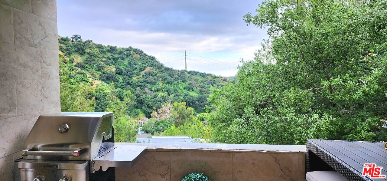 1935 Alpha Road, Unit 321 Glendale, CA 91208 - Photo 2 of 14