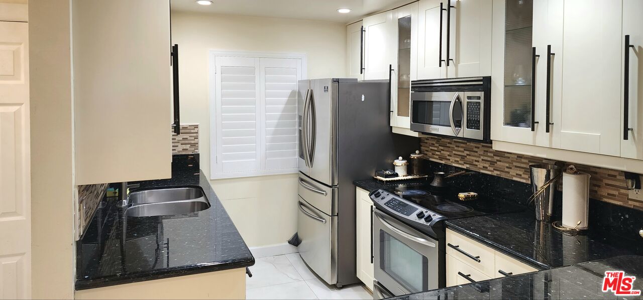 1935 Alpha Road, Unit 321 Glendale, CA 91208 - Photo 6 of 14