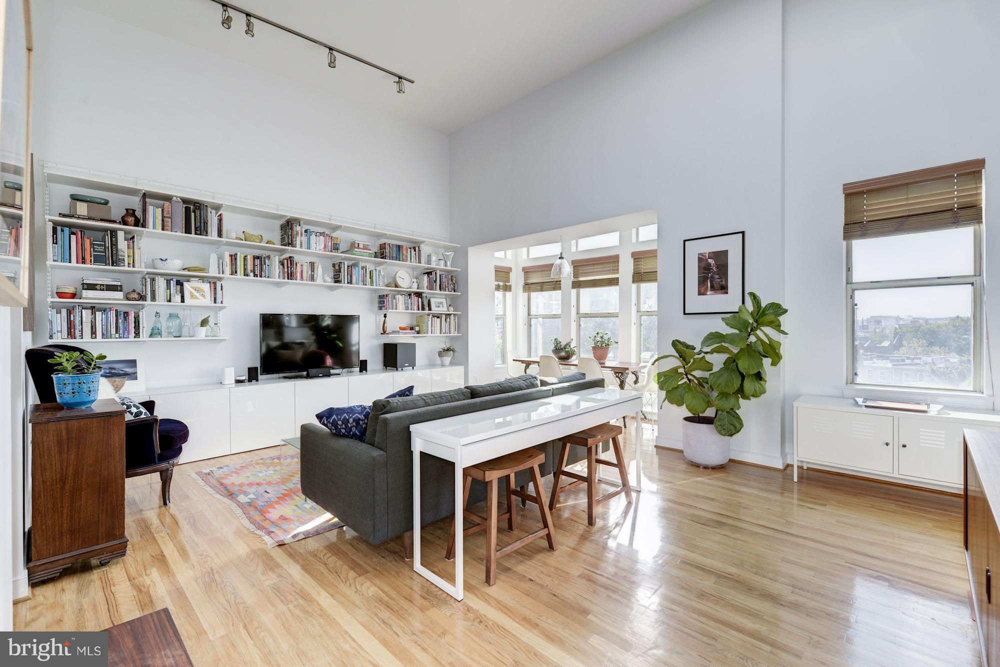 1827 Florida Avenue Northwest, Unit 404 Washington, DC 20009 - Photo 4 of 26 Living Room