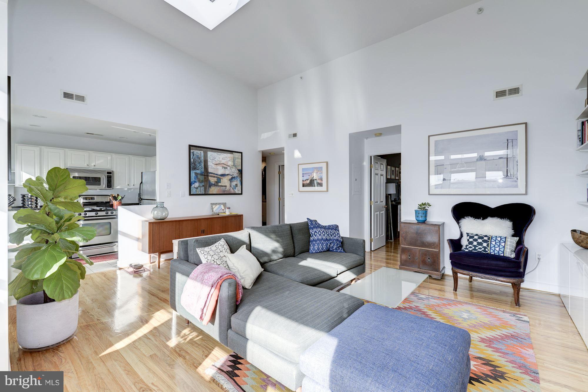 1827 Florida Avenue Northwest, Unit 404 Washington, DC 20009 - Photo 6 of 26 Living Room