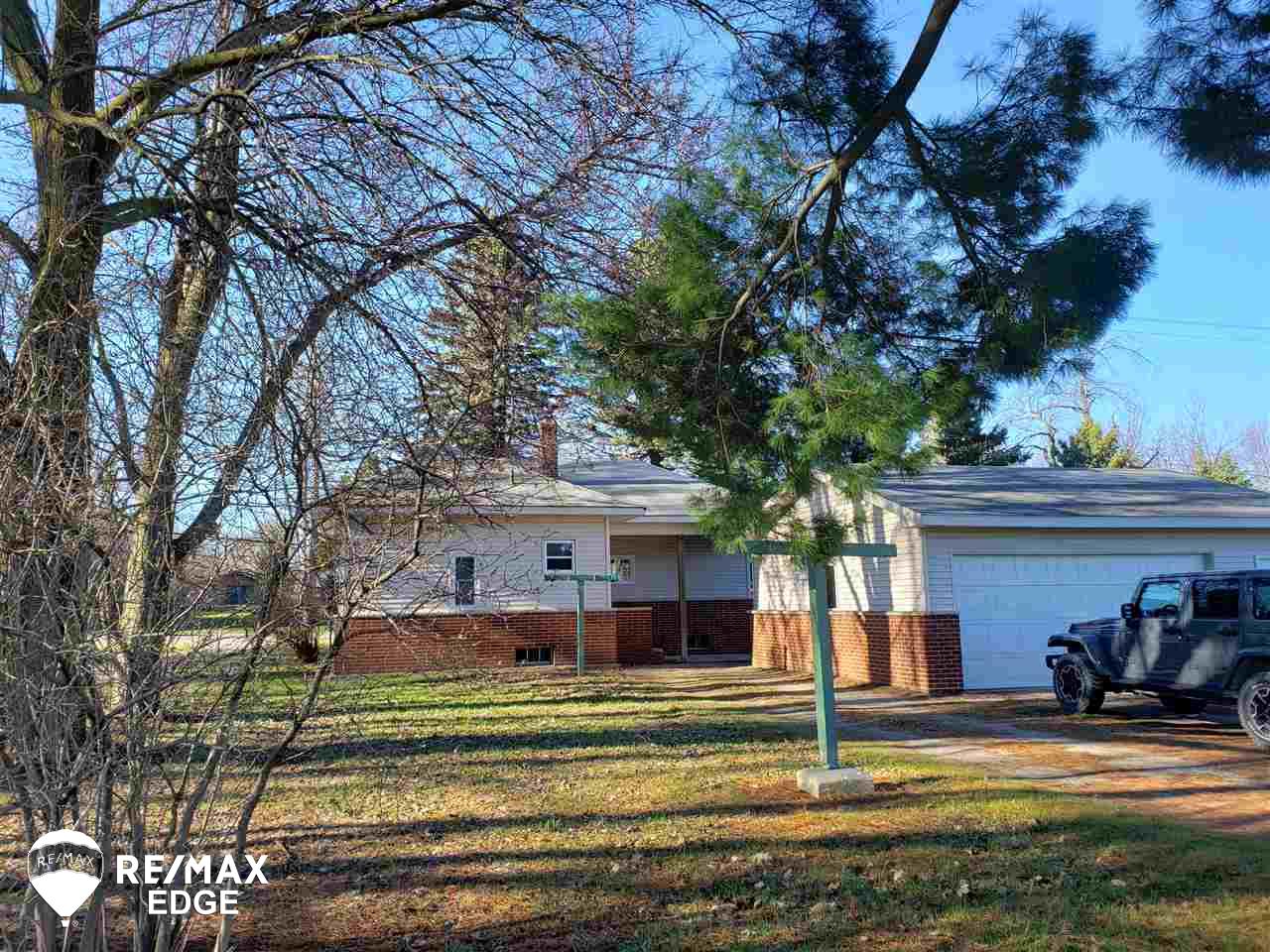 8464 East Coldwater Road Davison, MI 48423 - Photo 3 of 27 31376927-2.JPG
