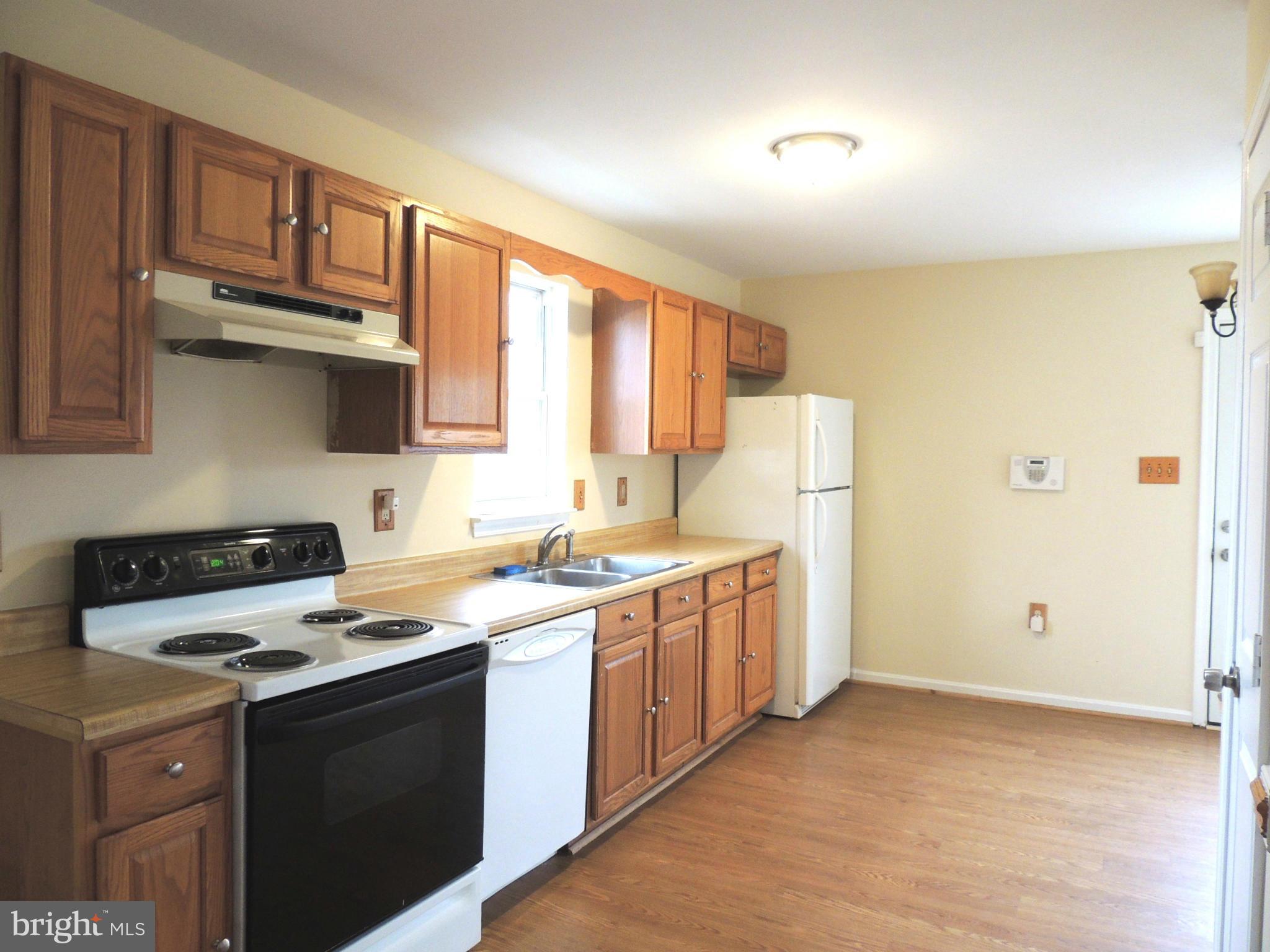 122 Ranson Estates Circle Ranson, WV 25438 - Photo 5 of 22 Kitchen