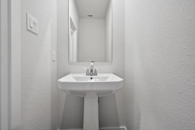 $2,400 | 3922 Accolade Crossing, Brookshire, TX 77423