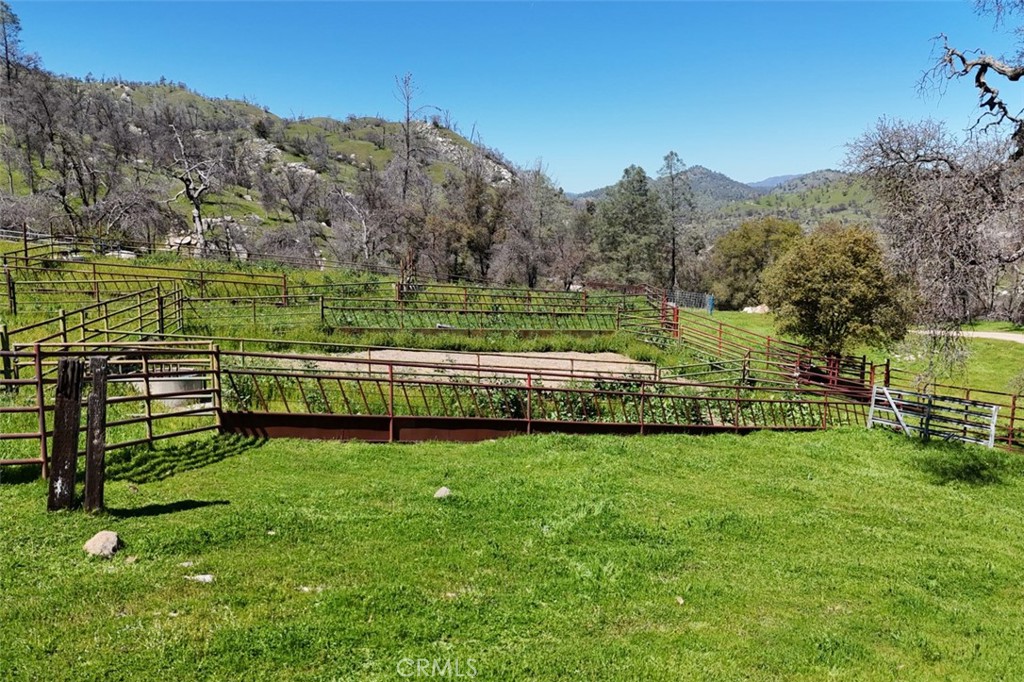 39249 Road 800 Raymond, CA 93653 - Photo 14 of 36