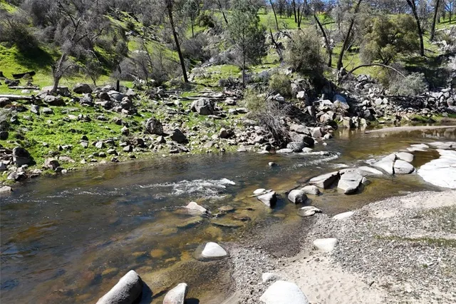 $3,200,000 | 39249 Road 800, Raymond, CA 93653