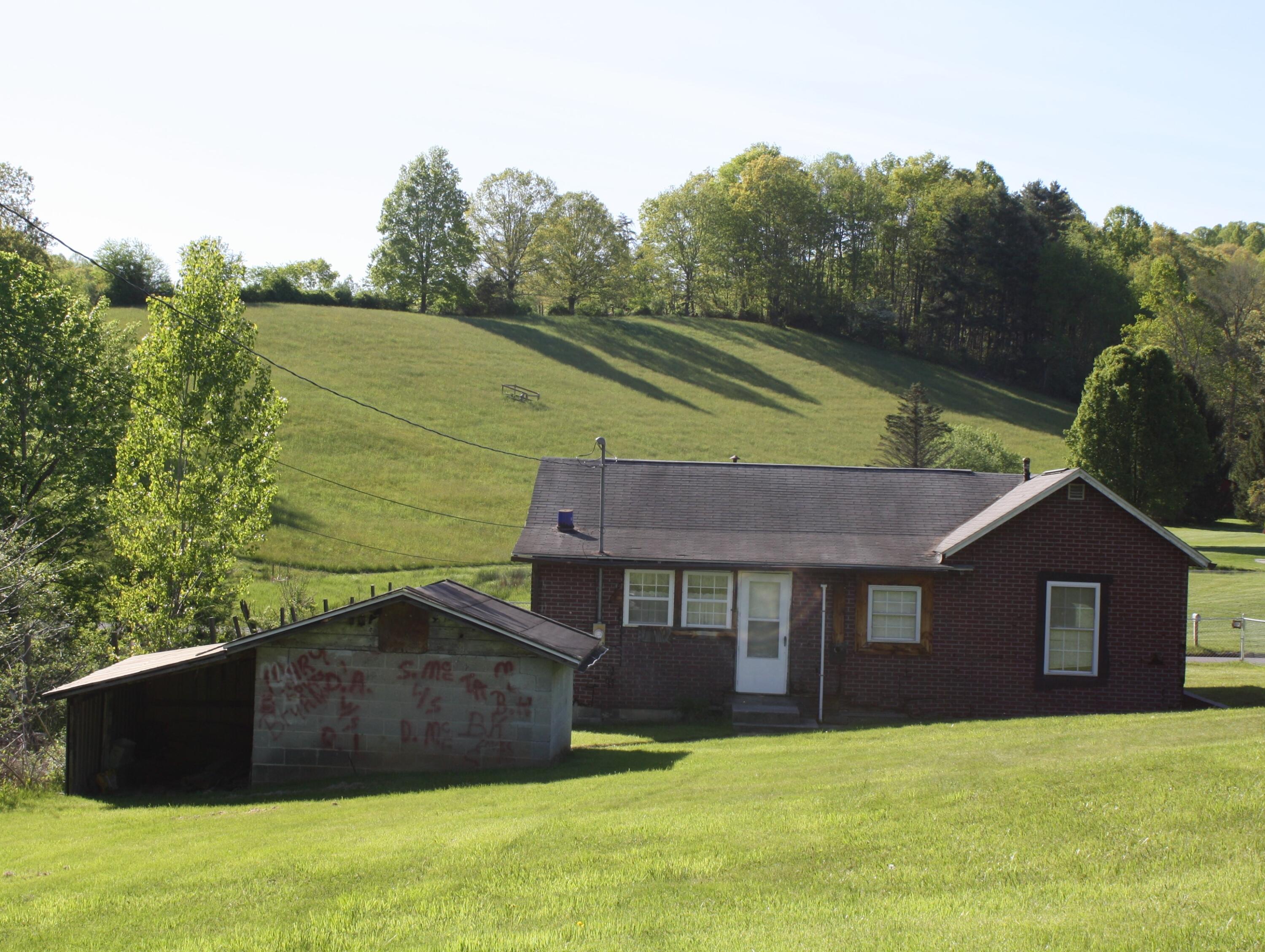 1054 True Road Hinton, WV 25951 - Photo 6 of 28 Gallery Image 6