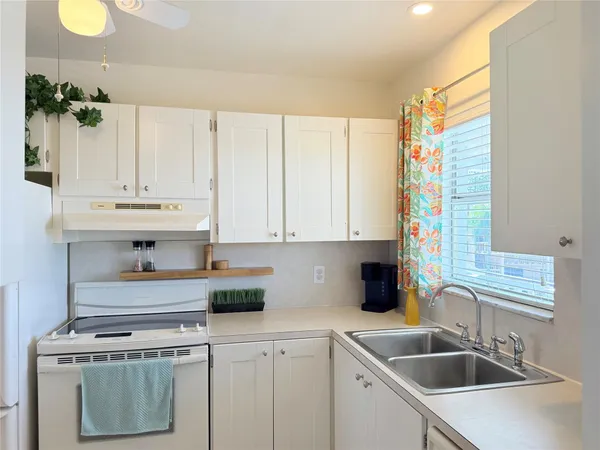 $117,500 | 6650 Royal Palm Boulevard, Unit 311C, Pompano Beach, FL 33063