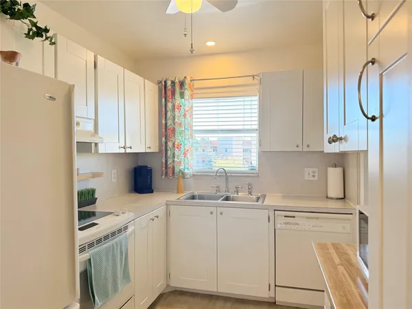 $117,500 | 6650 Royal Palm Boulevard, Unit 311C, Pompano Beach, FL 33063