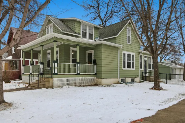 $289,999 | 901 3rd Street North, Fargo, ND 58102