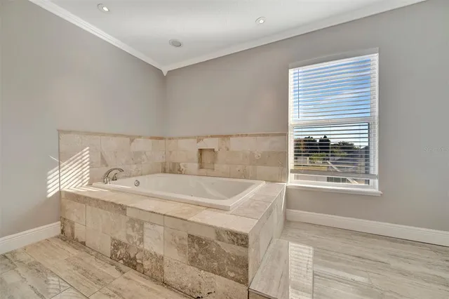 $650,000 | 2115 Valrico Heights Boulevard, Valrico, FL 33594