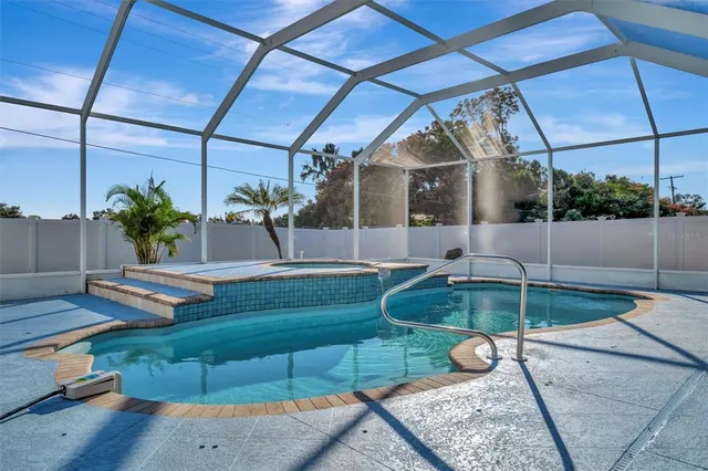 $650,000 | 2115 Valrico Heights Boulevard, Valrico, FL 33594