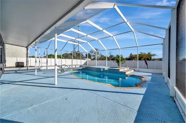 $650,000 | 2115 Valrico Heights Boulevard, Valrico, FL 33594