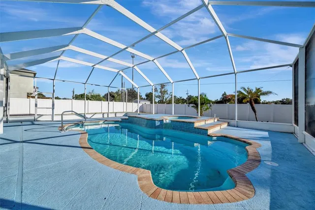 $650,000 | 2115 Valrico Heights Boulevard, Valrico, FL 33594