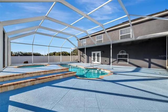 $650,000 | 2115 Valrico Heights Boulevard, Valrico, FL 33594