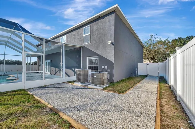 $650,000 | 2115 Valrico Heights Boulevard, Valrico, FL 33594