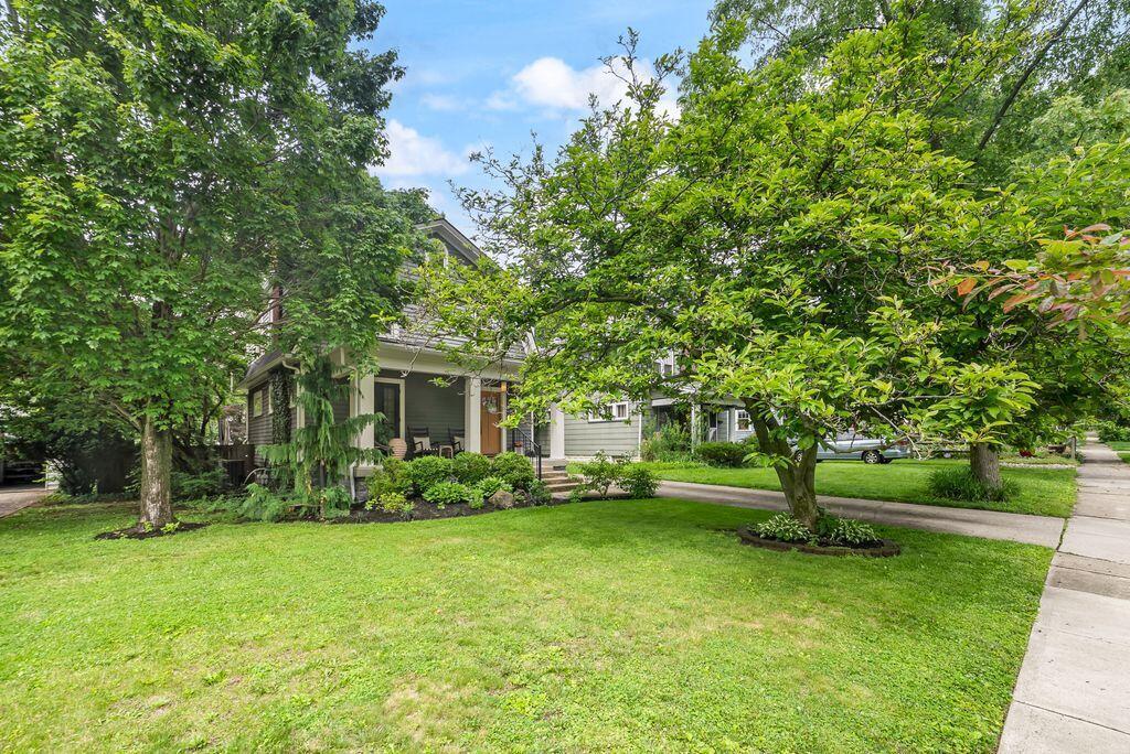 122 East Dunedin Road Columbus, OH 43214 - Photo 3 of 63