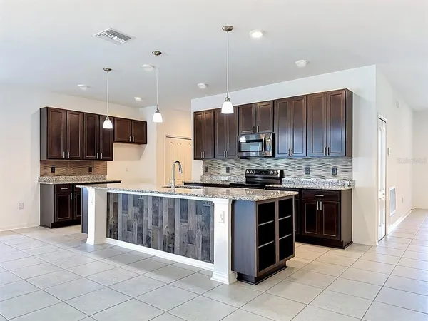 $2,600 | 12404 Brick Cobblestone Drive, Riverview, FL 33579