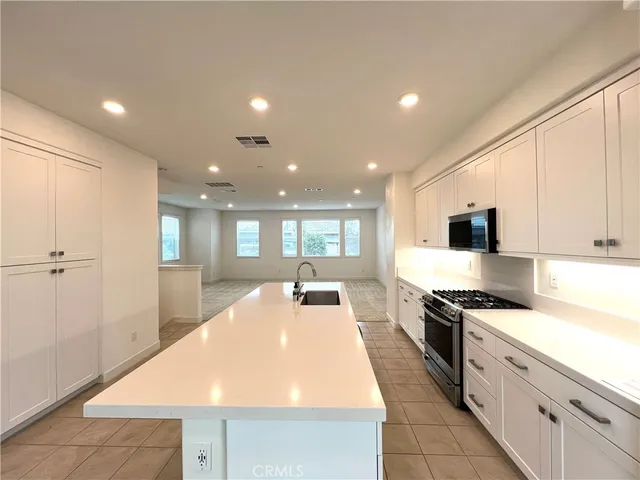 $4,200 | 1645 West Lincoln Avenue, Unit 101, Anaheim, CA 92801