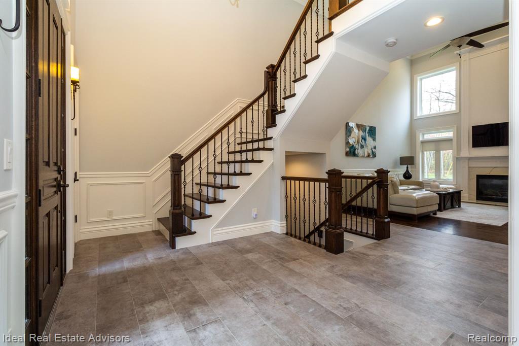 52679 Shelby Road Utica, MI 48316 - Photo 6 of 64 Gallery Image 6