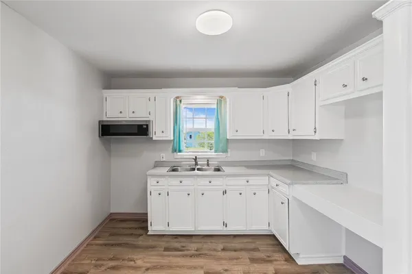 $2,400 | 5305 Bonner Drive, Corpus Christi, TX 78411