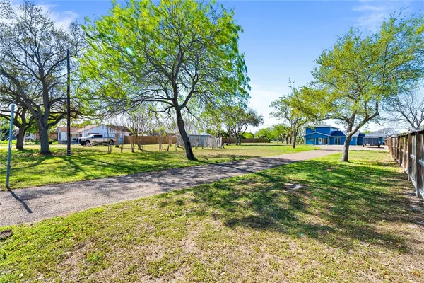 $2,400 | 5305 Bonner Drive, Corpus Christi, TX 78411