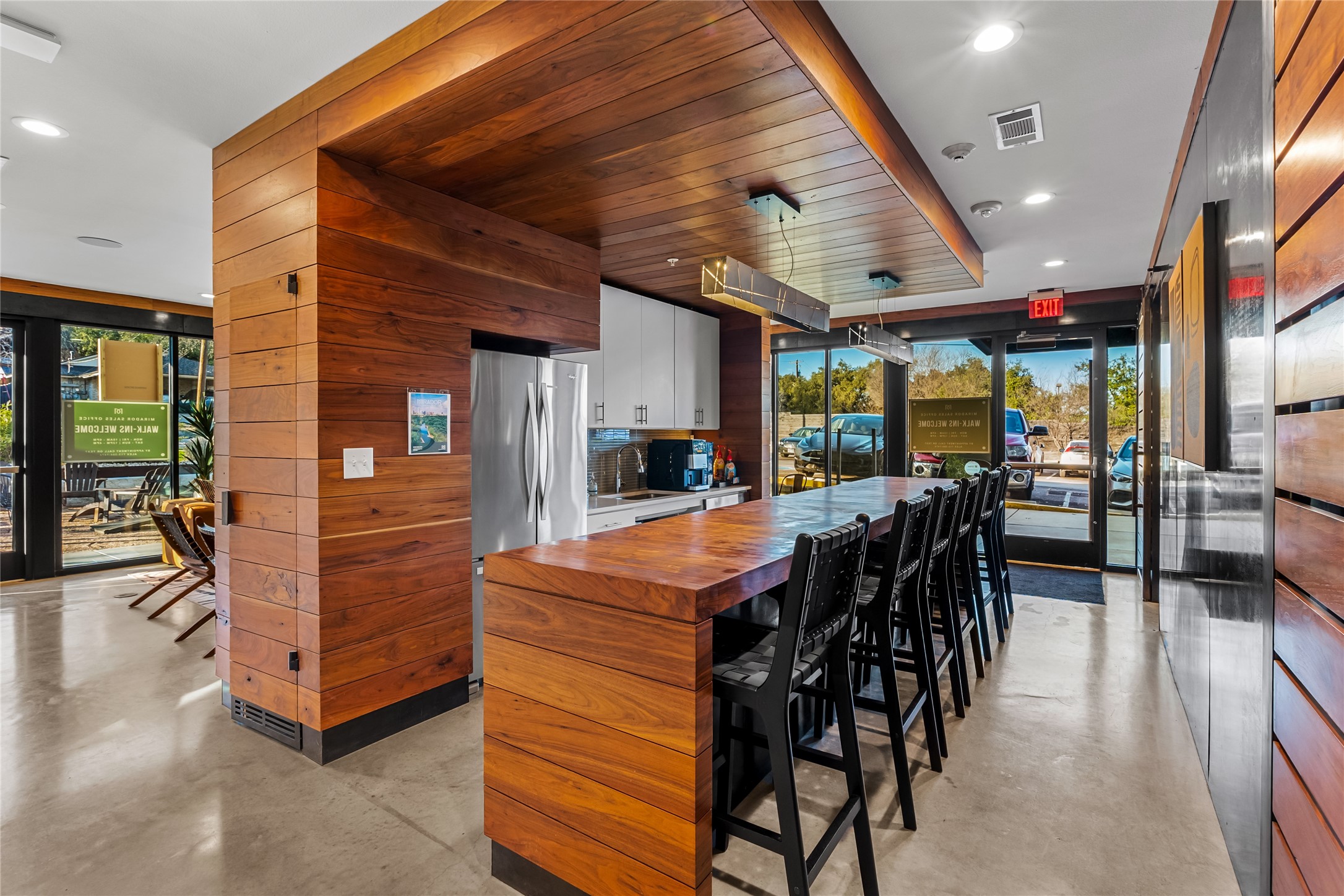 2505 Thornton Road, Unit 3201 Austin, TX 78704 - Photo 15 of 24 Community lounge