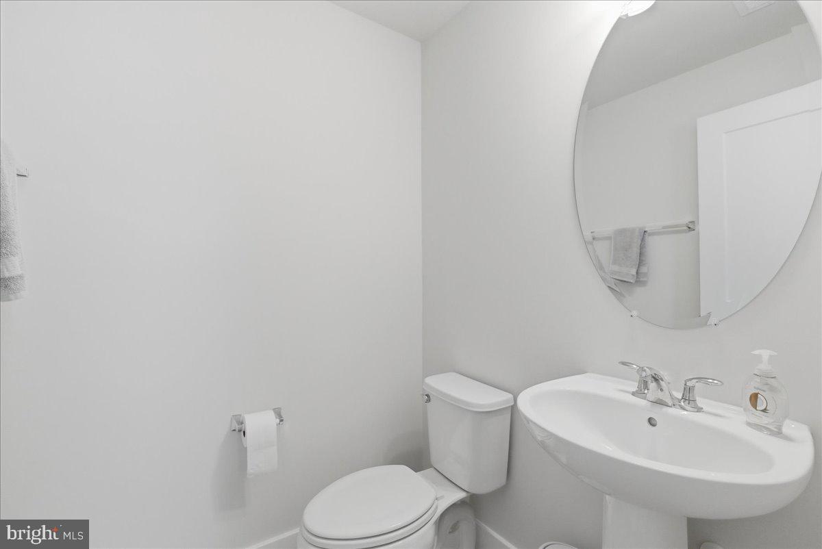 2315 Liberty Loop Herndon, VA 20171 - Photo 5 of 39 Powder room on the 1st floor