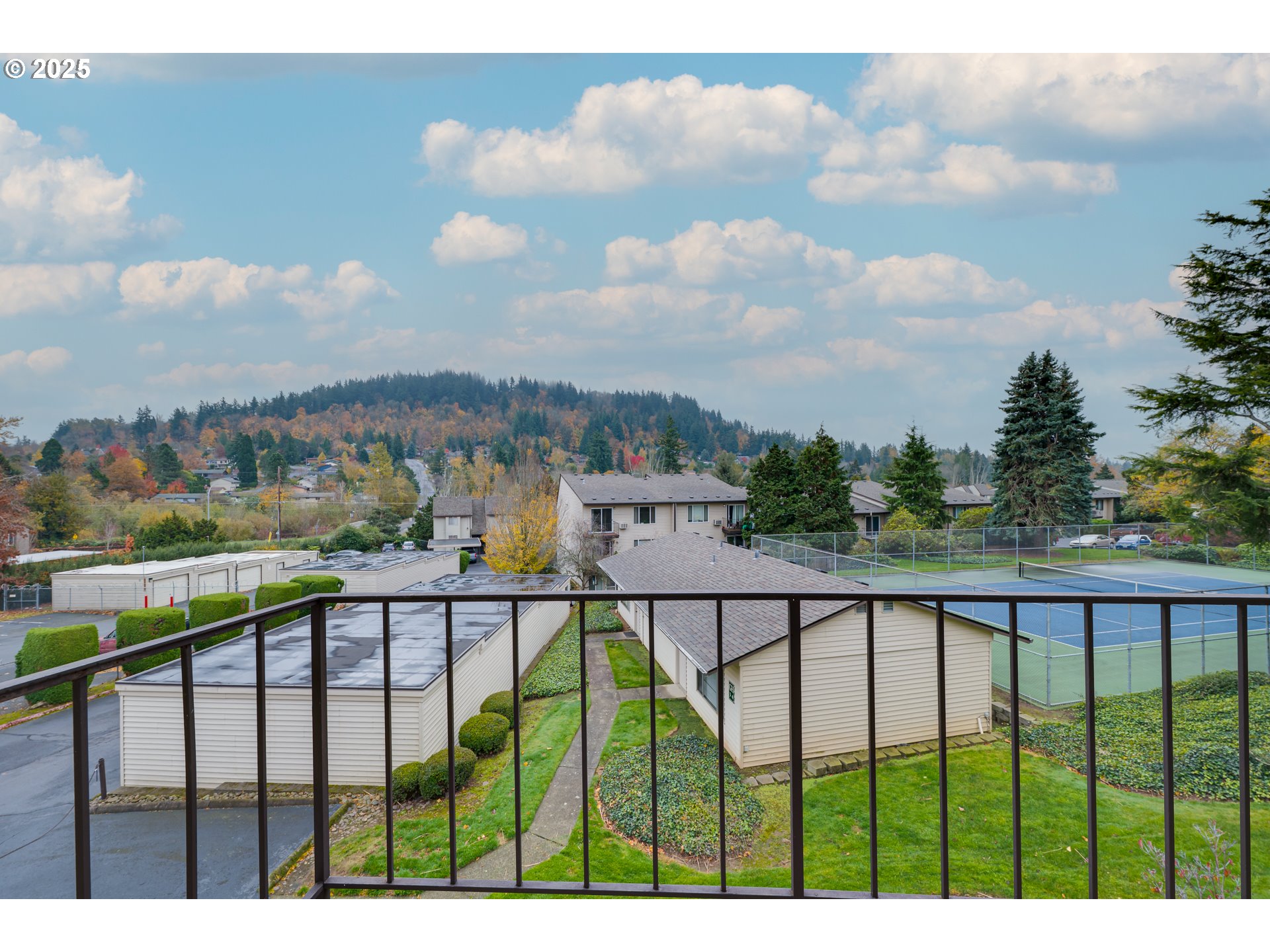 200 Southwest Florence Avenue, Unit D12 Gresham, OR 97080 - Photo 14 of 24 a view of city from a balcony