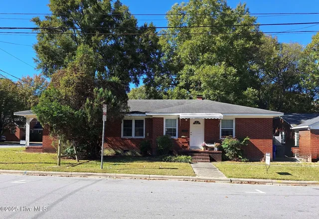 $1,200 | 104 South Meade Street, Greenville, NC 27858