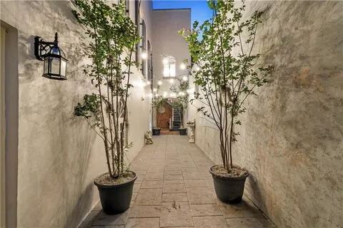 $3,900,000 | 521 Dauphine Street, New Orleans, LA 70112