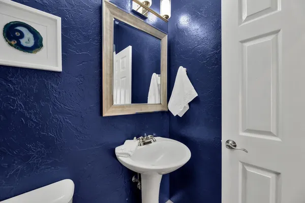$367,500 | 827 North Bristol Court, Wichita, KS 67206