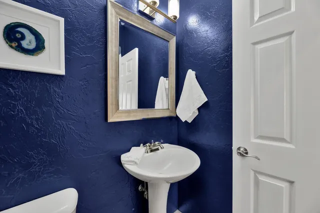 $367,500 | 827 North Bristol Court, Wichita, KS 67206