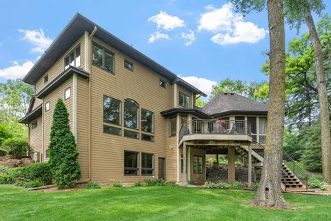 $1,995,000 | 710 Shadyview Lane North, Plymouth, MN 55447