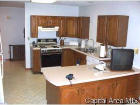 2109 Stockton Drive Springfield, IL 62703 - Photo 5 of 12 Gallery Image 5