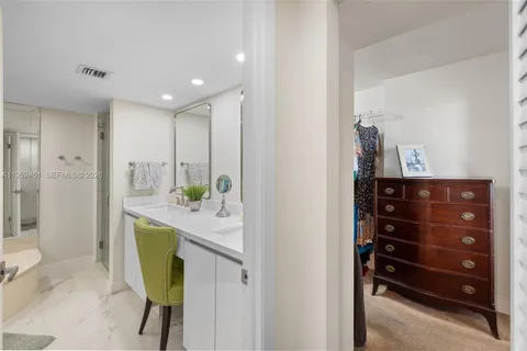 $419,000 | 4000 Towerside Terrace, Unit 2005, Miami, FL 33138