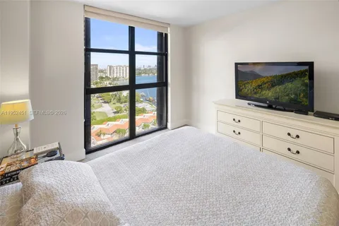 $419,000 | 4000 Towerside Terrace, Unit 2005, Miami, FL 33138