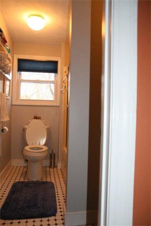 8 Talbot Street Saugus, MA 01906 - Photo 9 of 10 Gallery Image 9