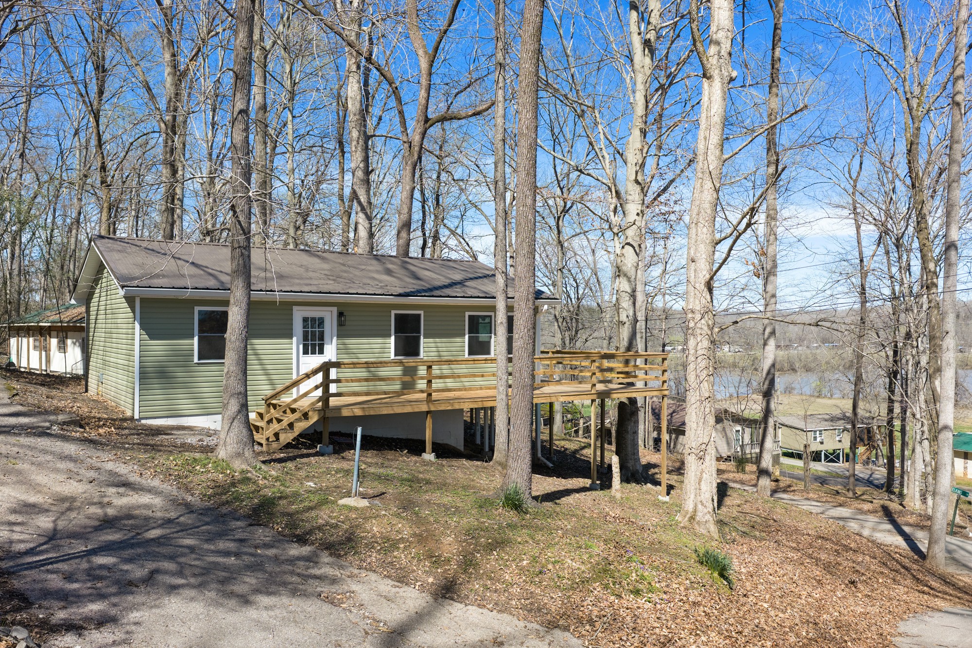 159 Hanklochte Drive Decaturville, TN 38329 - Photo 2 of 31