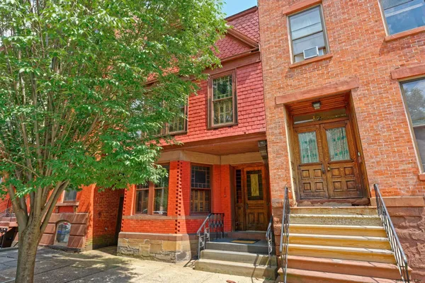 $3,000 | 150 2nd Street, Troy, NY 12180