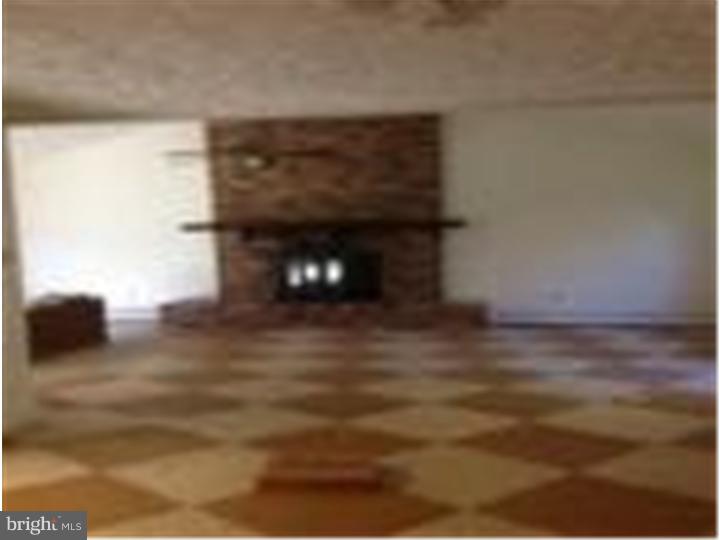 36 Spinythorn Road Levittown, PA 19056 - Photo 4 of 7 Gallery Image 4