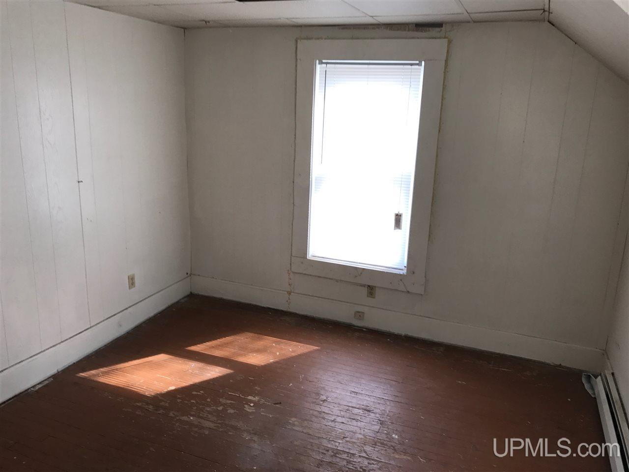 116 Oak Street Ishpeming, MI 49849 - Photo 9 of 15