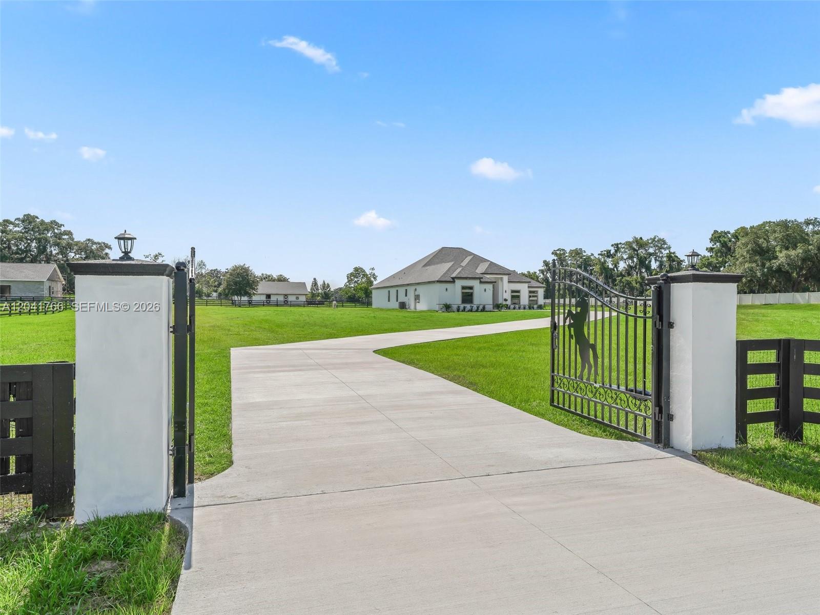 7041 Northeast 22nd Ct Road Ocala, FL 34479 - Photo 5 of 50