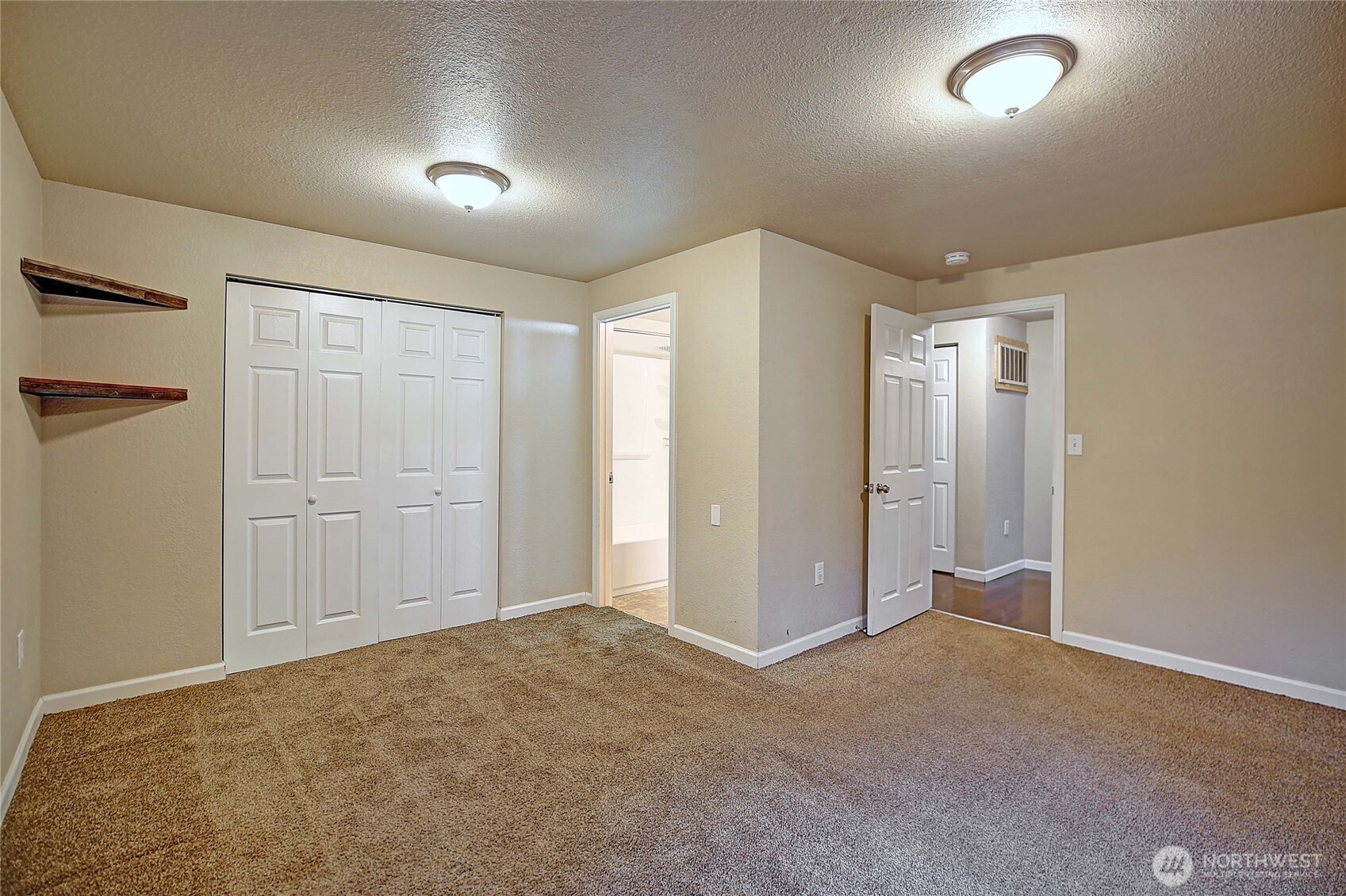 208 West Galena Street Granite Falls, WA 98252 - Photo 13 of 40 a view of an empty room