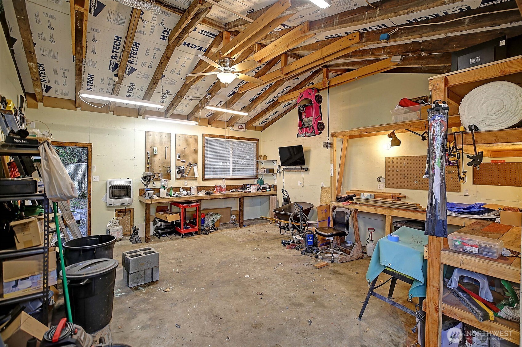 208 West Galena Street Granite Falls, WA 98252 - Photo 31 of 40 a view of a room with gym equipment